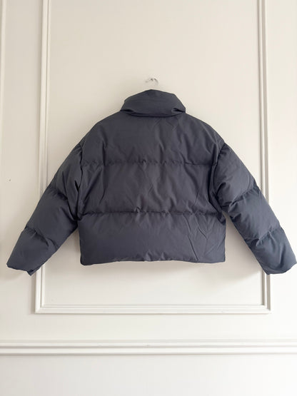 CROPPED DOWN PUFFER IN GREY